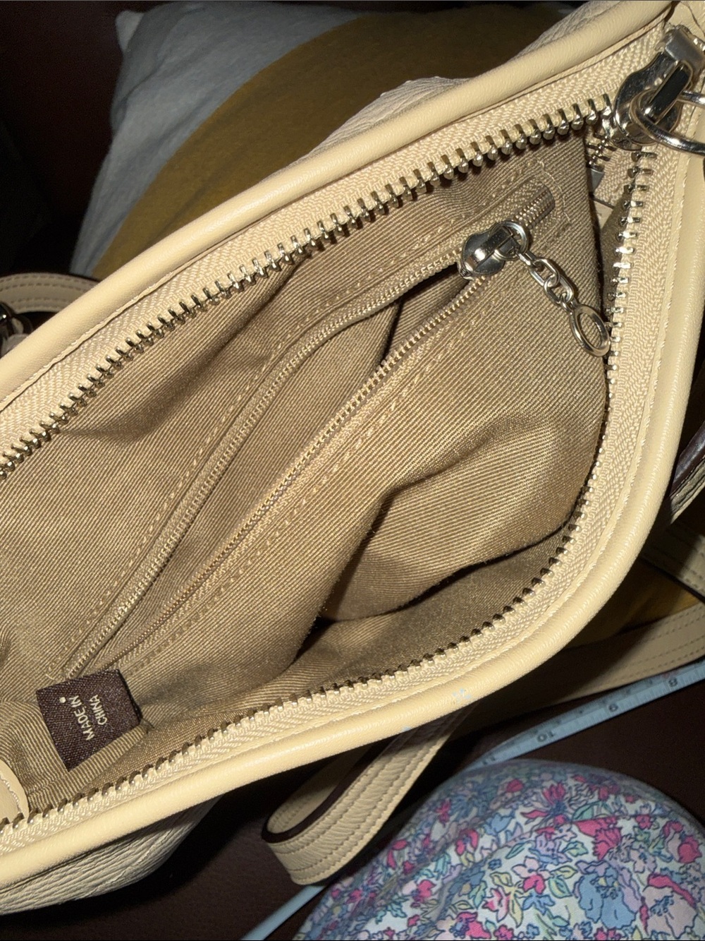 Coach vintage Pebbled Leather Crossbody Bag in Beige/Tan - Picture 10 of 14